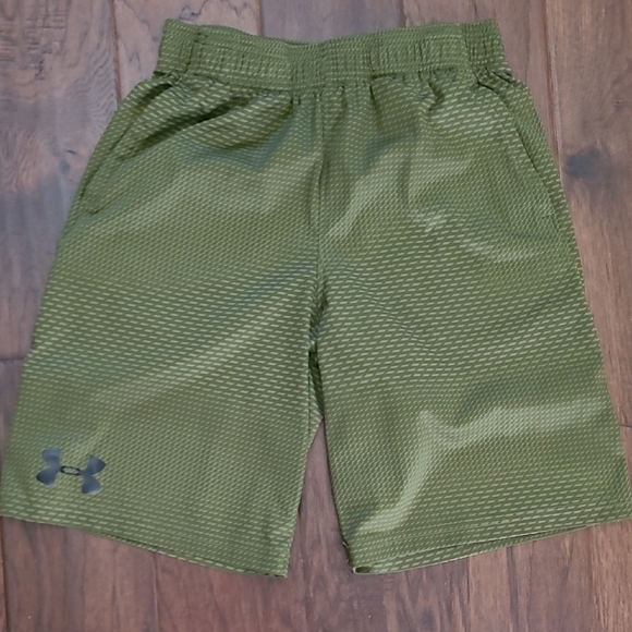 Under Armour Green Athletic Shorts size XL - Picture 1 of 6